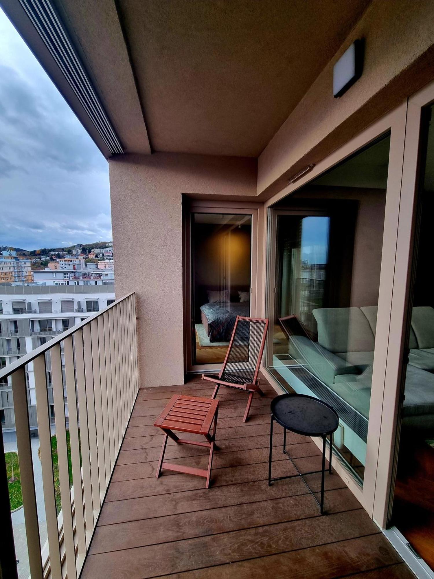 View Free Parking Apartmán